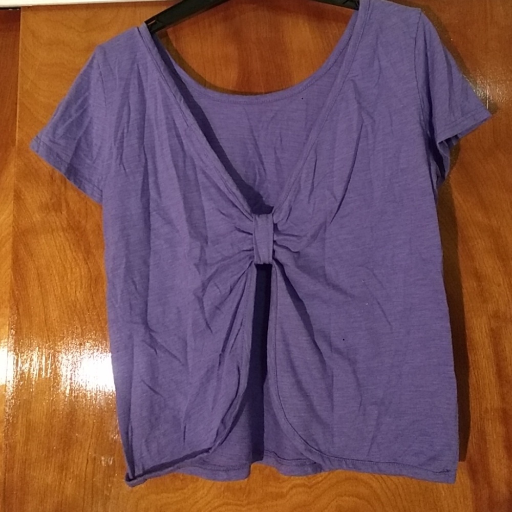 Light purple bow-back crop top